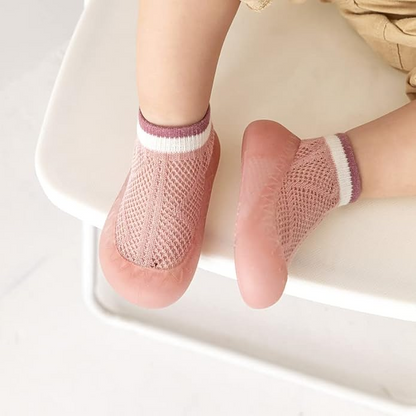 TinySteps™ - αναπνέουσες αντιολισθητικές κάλτσες για παιδιά, διχτυωτό στυλ με σόλα